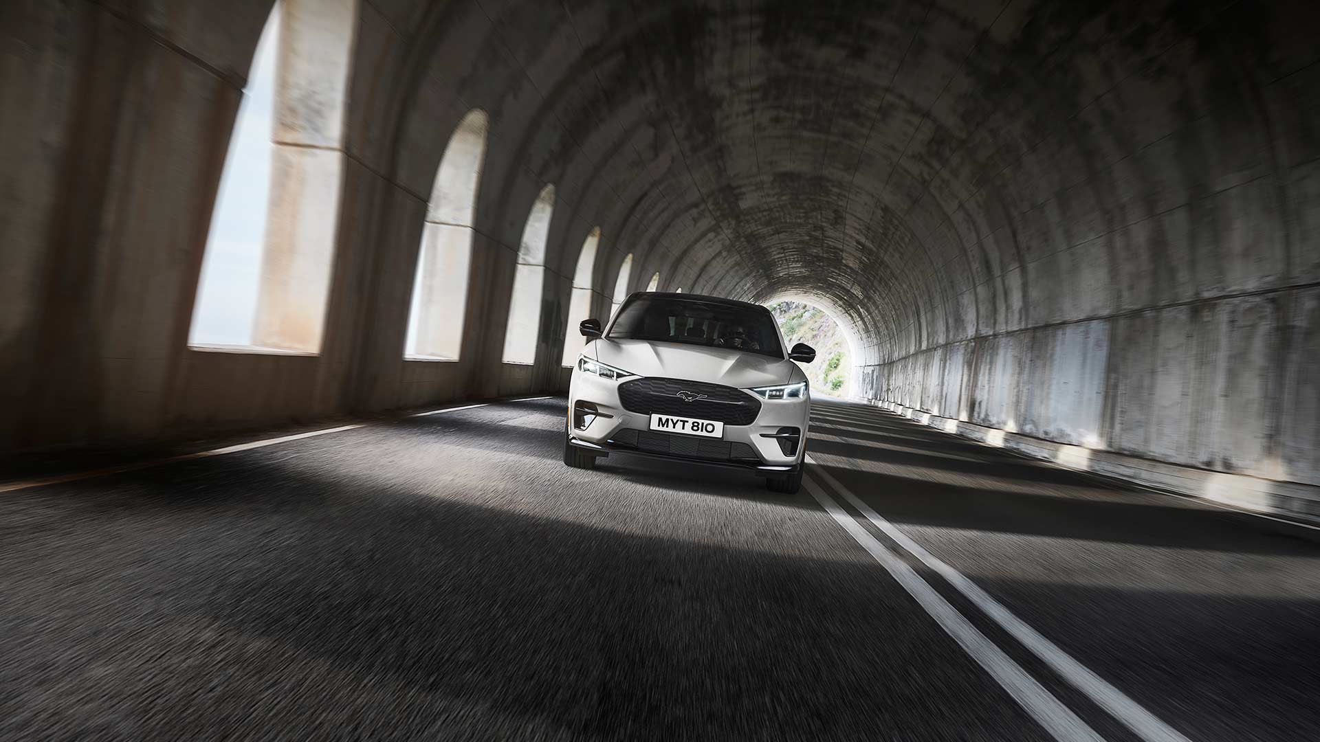 ford hybrid_electric eu Banner_B06_MachE_GT 16x9 1920x1080 bb white mach e tunnel